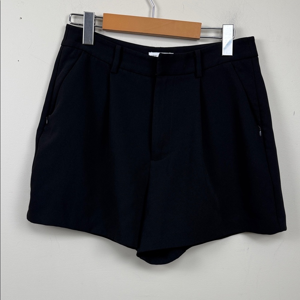 Good American Black High Waist Shorts 26 euc